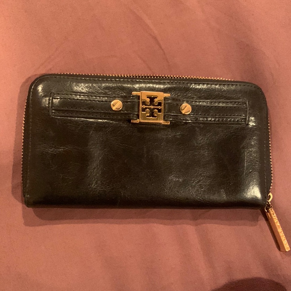 Tory Burch wallet